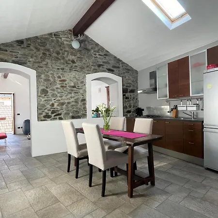 Giulio's Place, Cozy View